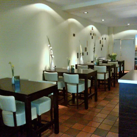 Ziza Hotel