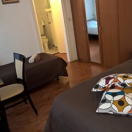 Готель Ziza 2*